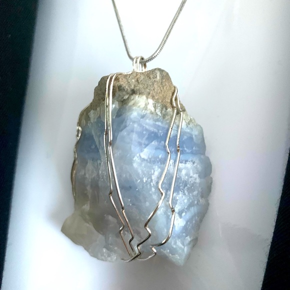Large size blue semi-precious stone pendant shiny silver tone metal cage & chain - Picture 4 of 8